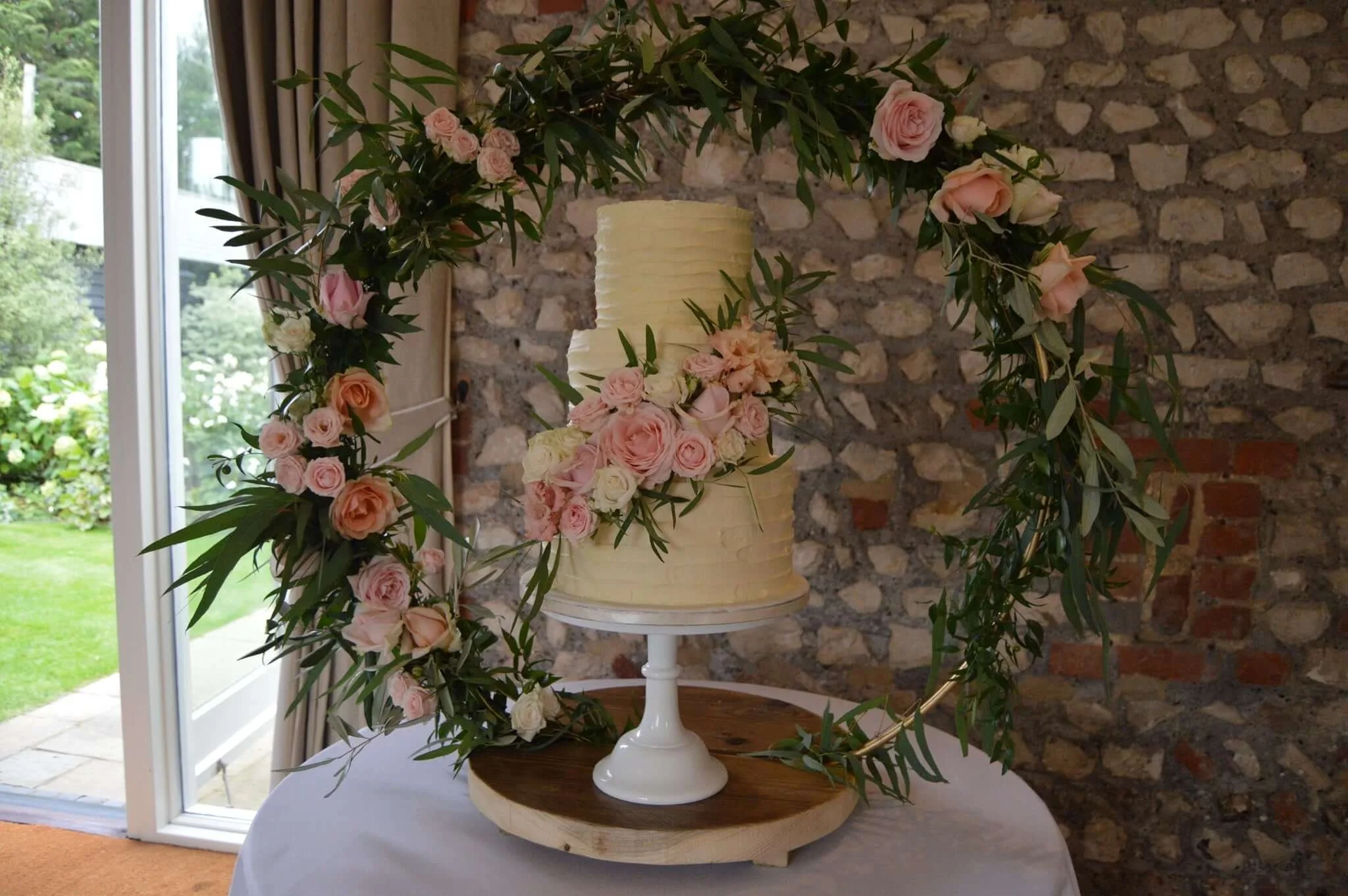 CAKE STANDS & ACCESSORIES
