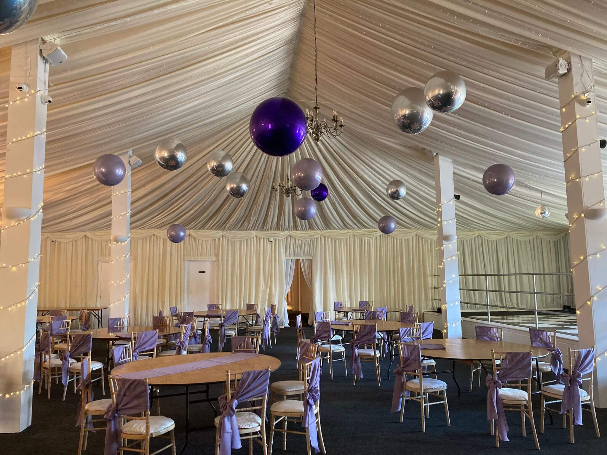 ceiling_decor_wedding_balloon_lantern_seldenbarns