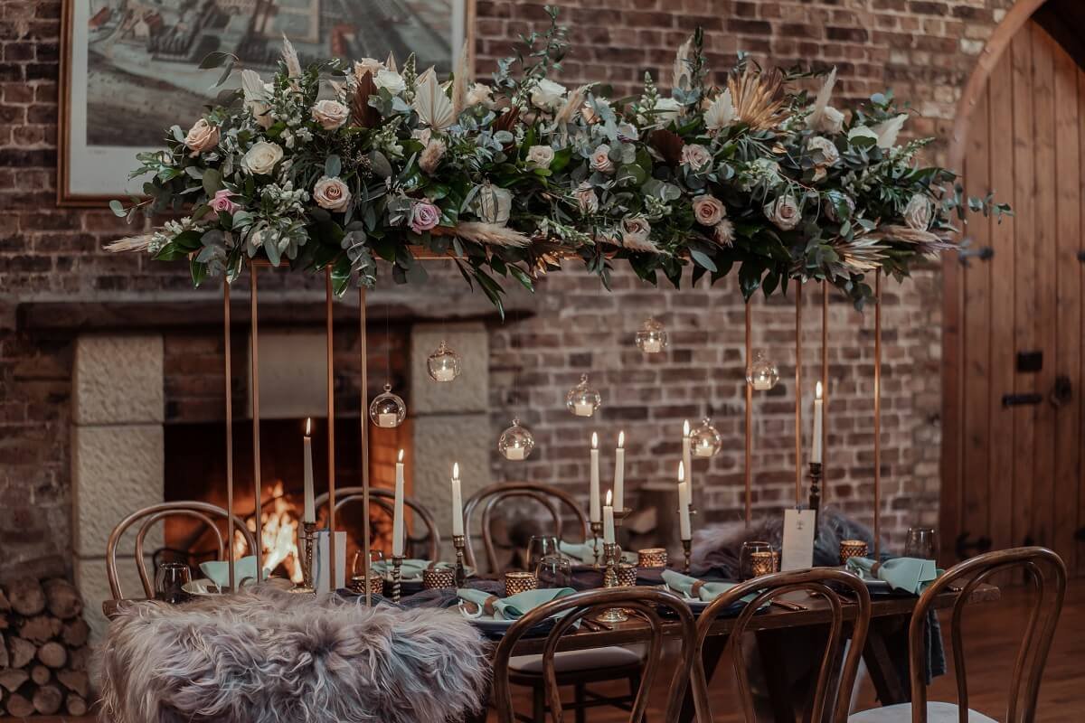 Nordic_wedding_table_candles.jpg