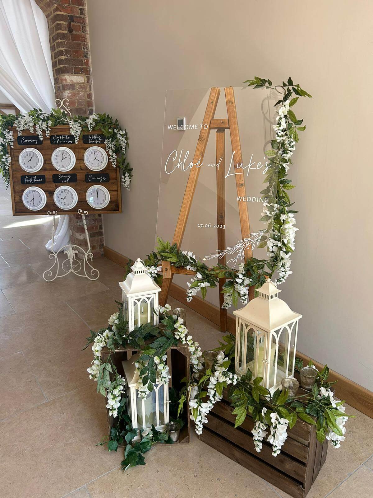 Clear_perspex_welcome_sign_order_of_day.jpg
