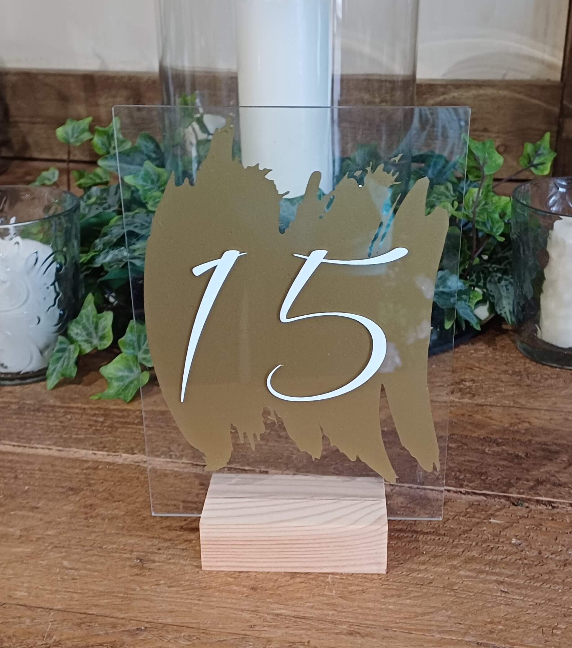 gold_paint_effect_numbers_perspex.jpg