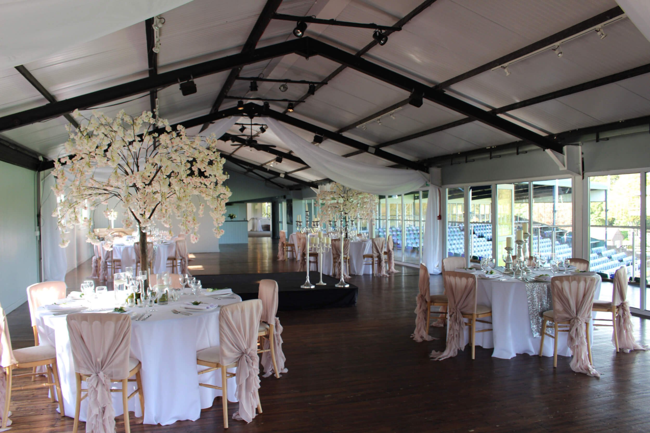 Ivory Blossom Tree Centrepiece — Default