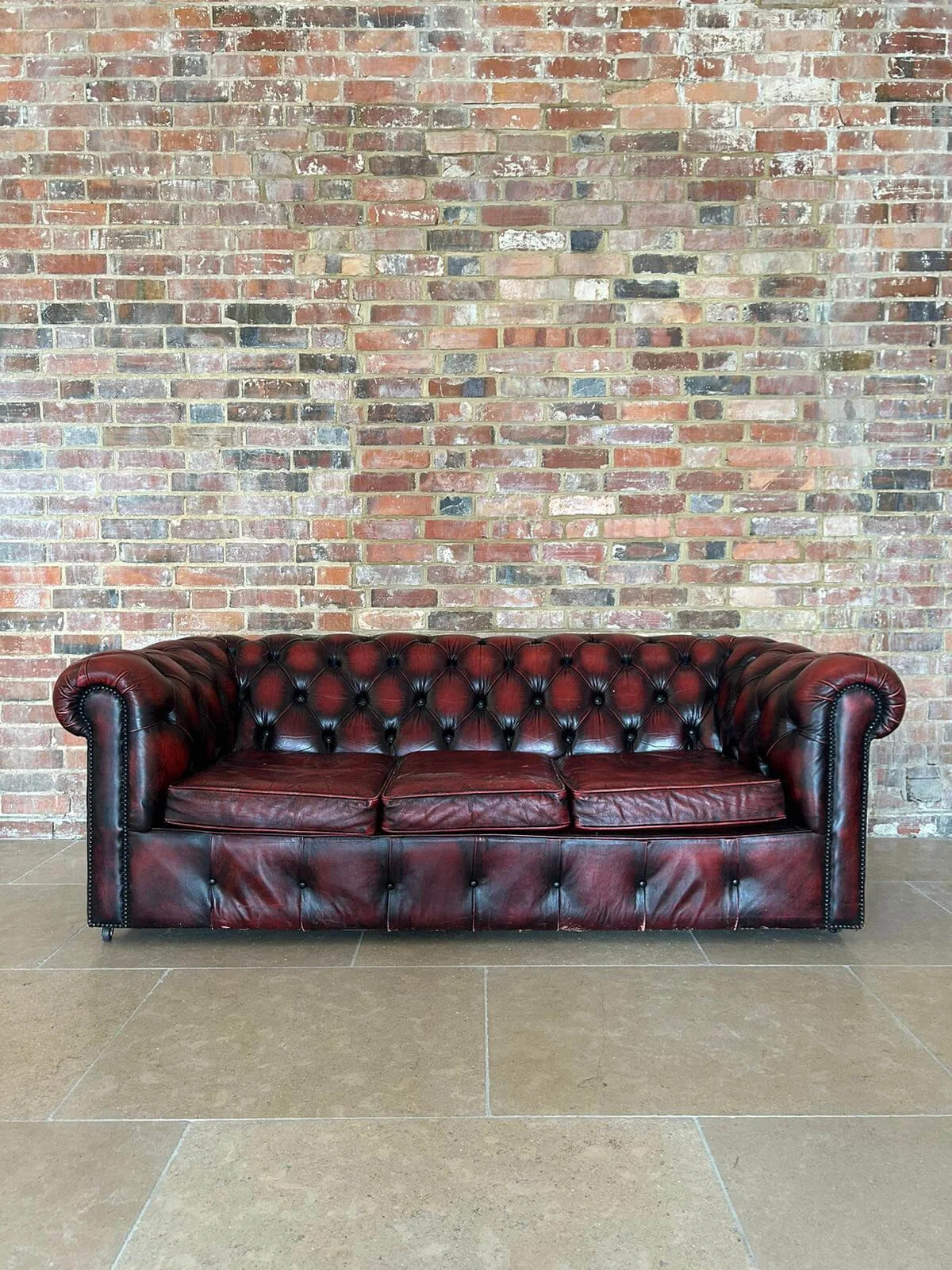 Chesterfield Furniture - Sofa 3 seater