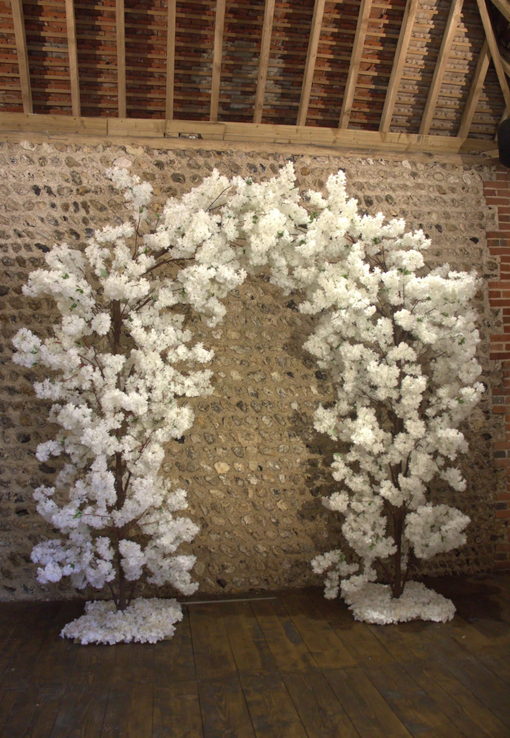 Branch Arch - Ivory Blossom 310cm x 270cm