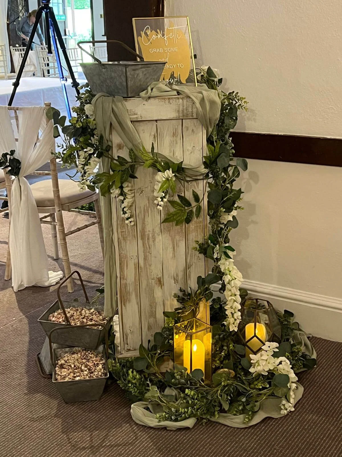 Rustic Plinth Stand - White - Large 100cm x 38cm
