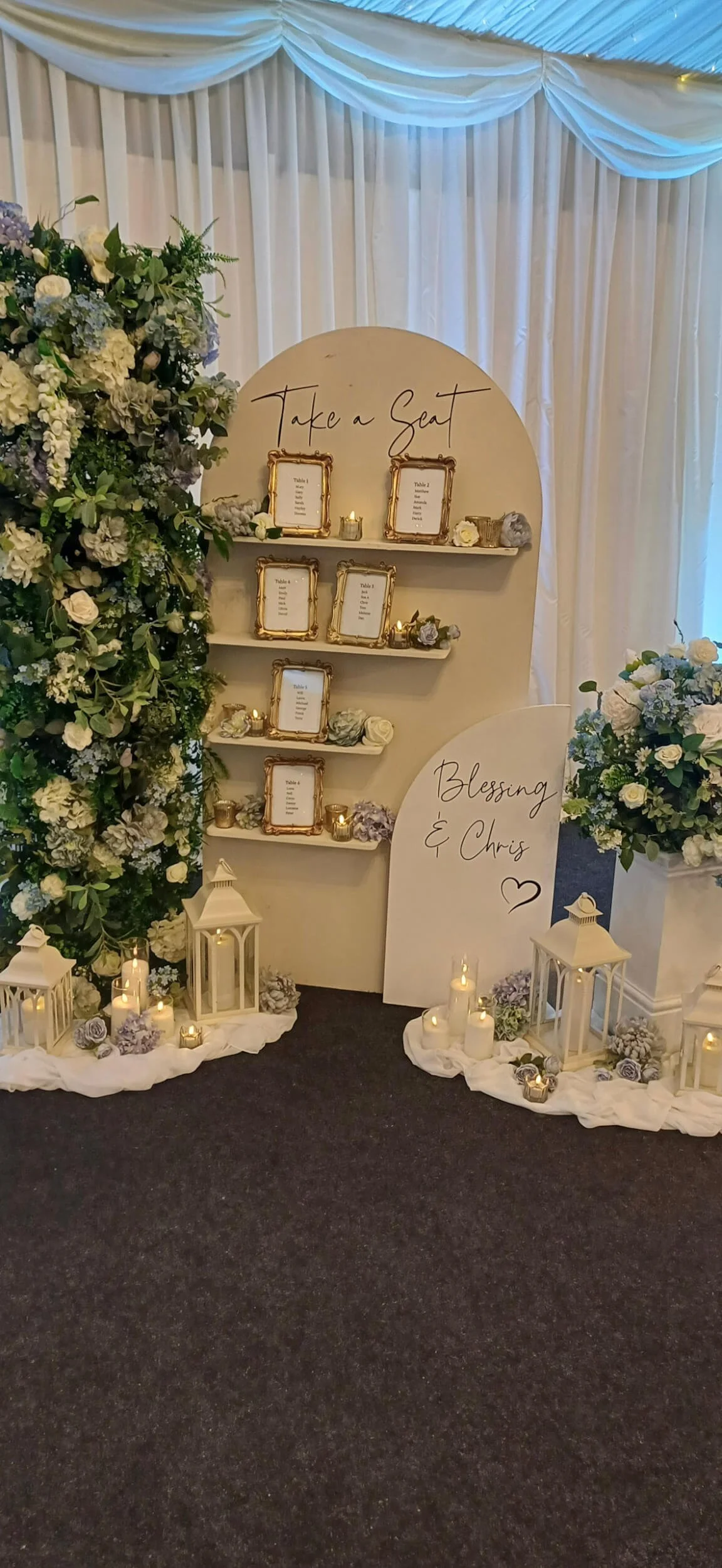 Freestanding Arch Tableplan with wording - No decor