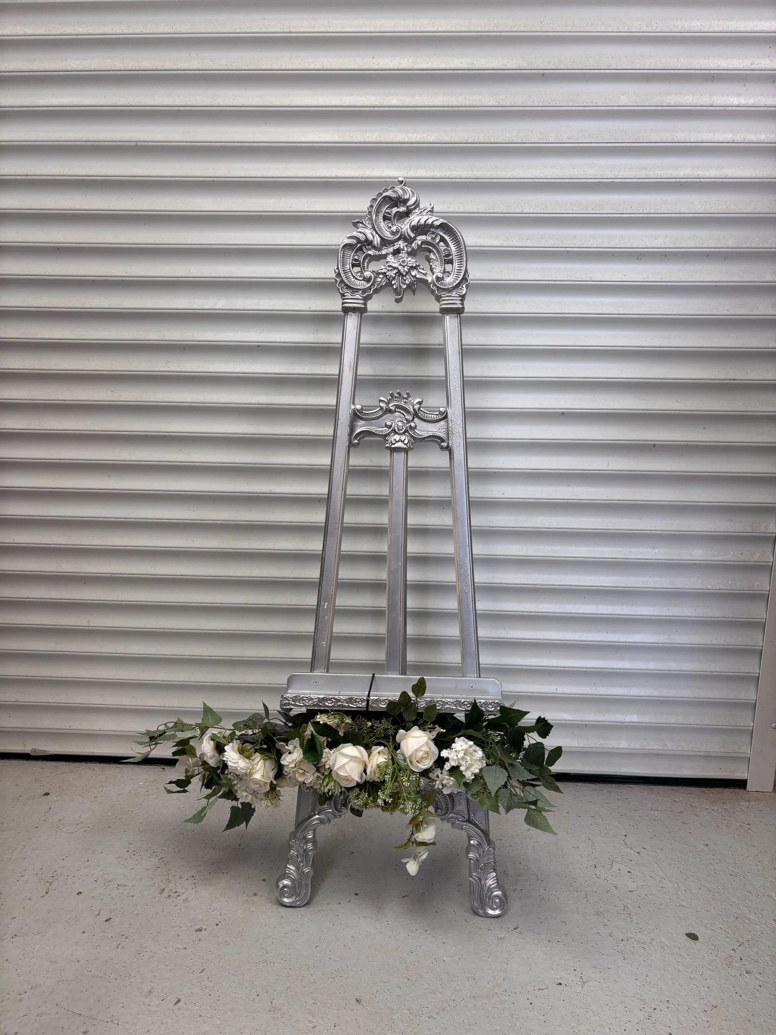 Wedding easel hire for table plans, welcome signs and event signage, available in various colours and styles.