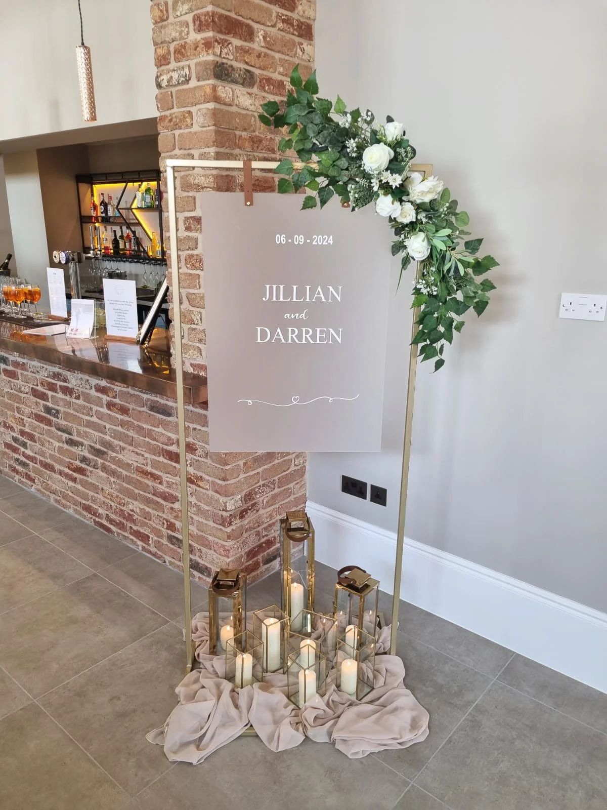 Hanging frame gold - welcome sign event.jpg
