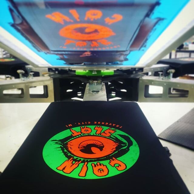 Around here, we are passionate about cool t-shirts, but every once in awhile it sure comes along that is so I popping, it just takes our breath away. This insane custom t-shirt we just did for the local arcade, @thecoinslottc is one of those t-shirts