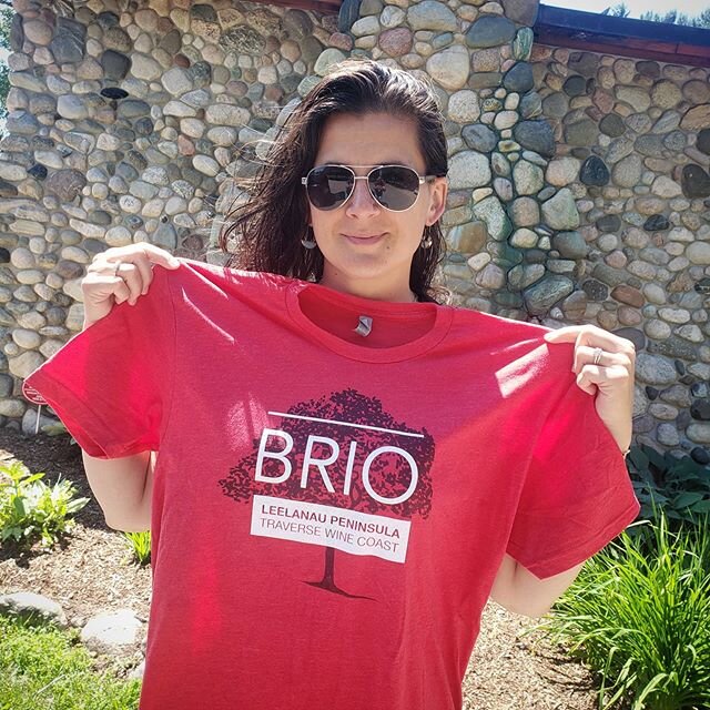 Beautiful tone on tone tees to commemorate the amazing new canned sparkling wine, Brio, by our friends at @shadylanecellars !

My wife and I got to try this wine yesterday, and I am not a sparkling wine guy normally, but this was AWESOME!  Clean, ref