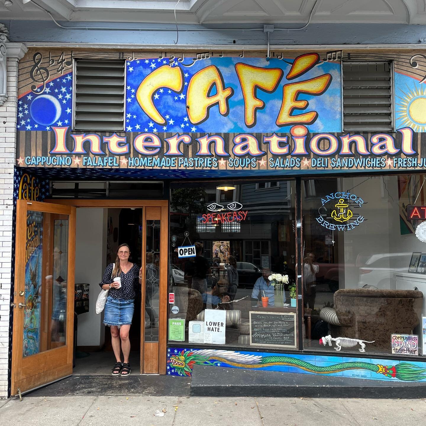 The greatest caf&eacute; in San Fransisco🙌 Best atmosphere, music and service! @cafeintl 
.
.
#sanfrancisco #haightstreet #haightashbury #cafeinternational #lovesanfrancisco #bestpeople
