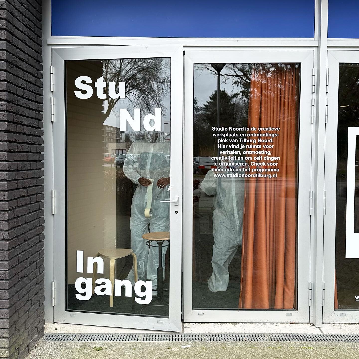 Welkom, we zijn bijna open 🌪️🥵💙 Kom jij woensdag naar de opening van Studio Noord? Aanmelden is niet verplicht, loop gezellig binnen vanaf 18:00, inclusief snacks, drankjes en muziek 🥤🎉✨

📍 Brucknerlaan 116, naast de ingang van De Heikant