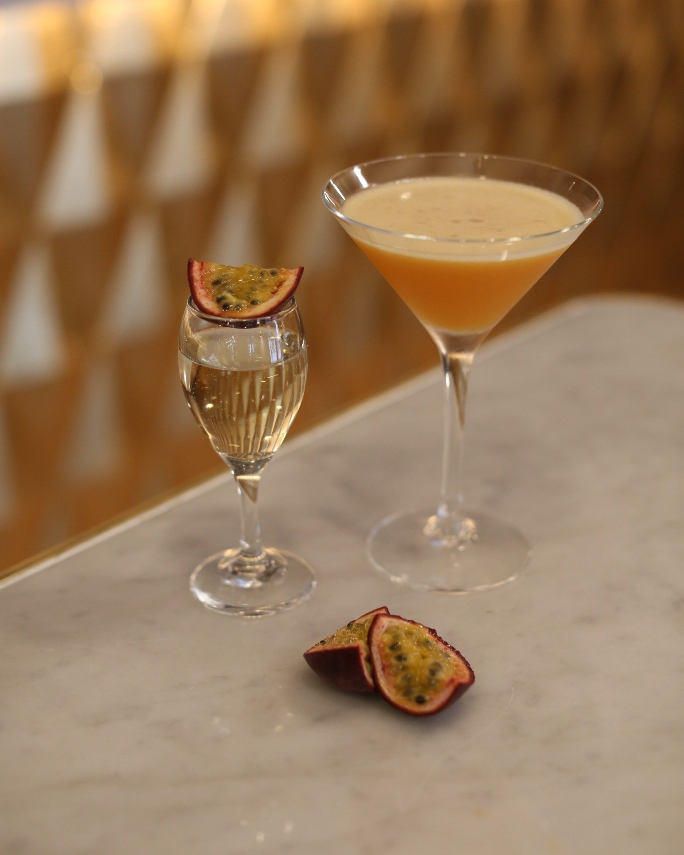 The West End is calling! Start your London escape in style with your favourite cocktail and bubbles. #visitlondon #victoryhouse #leicestersquare #boutiquehotel
