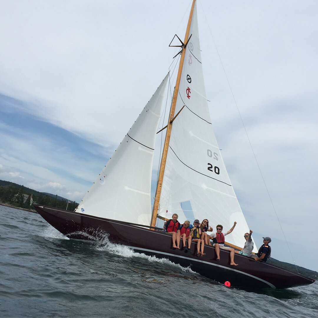 An amazing day of sailing on Magic Bus yesterday in the last day of the July series. The afternoon adventure and racing students had a great time racing around the course. Sign up for afternoons for the chance to take a leisure or race the bus.
