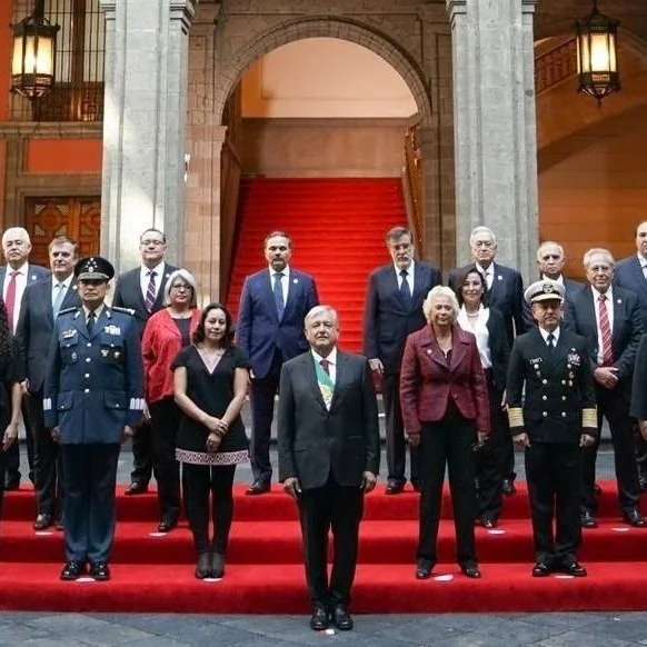 NUESTRA REPÚBLICA MONÁRQUICA