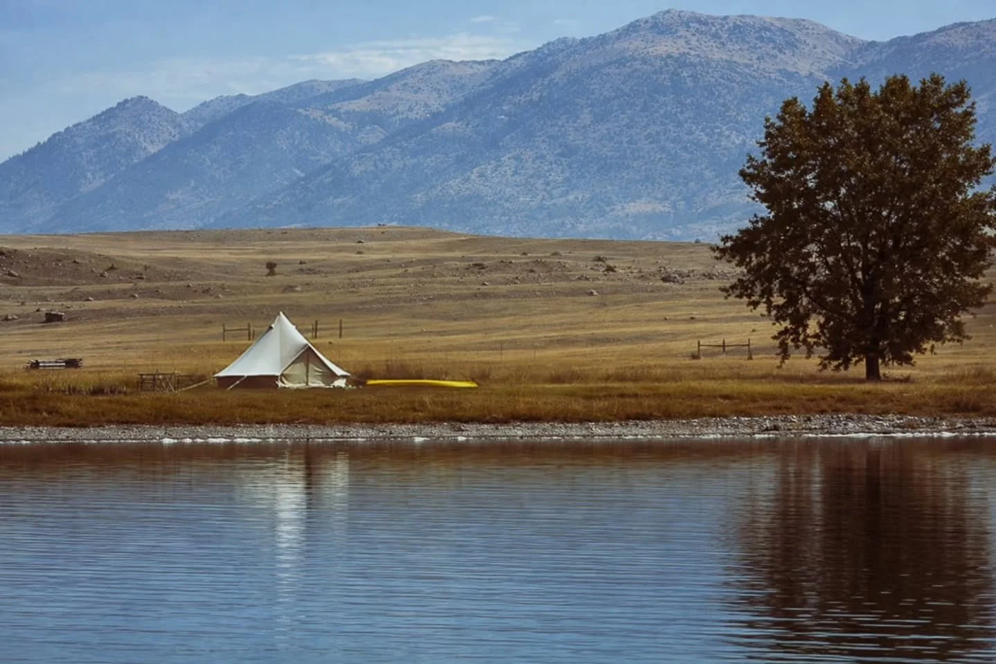 Not your average camping getaway. ⛺️✨️
This is what elevated outdoor lodging looks like.
.
Whether it&rsquo;s a retreat, private event, or luxury getaway &mdash; we build temporary hospitality anywhere.
.
Planning something remote? Let&rsquo;s design