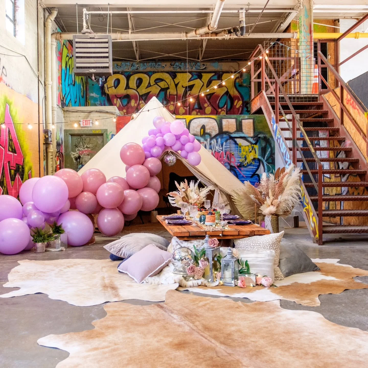 Happy Galentines Day to all of our wonderful Gal Pals out there.  #getitgurl 💜💝🤼&zwj;♀️👭
.
.
This styled shoot was one for the ages.  It was such fun to create, such a joy to bring a vision to life and cherry on top was working and meeting so man