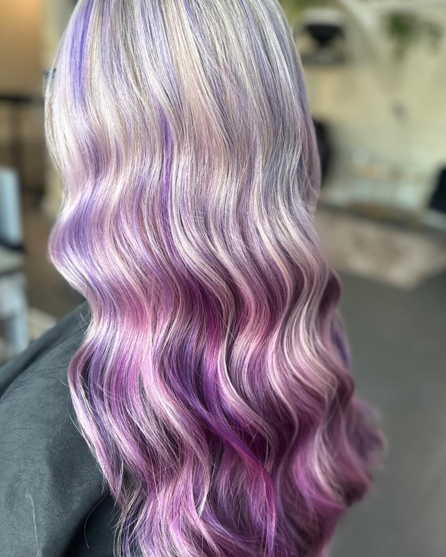 🤍💜 blondes have more fun&hellip; as a mermaid 🧜&zwj;♀️