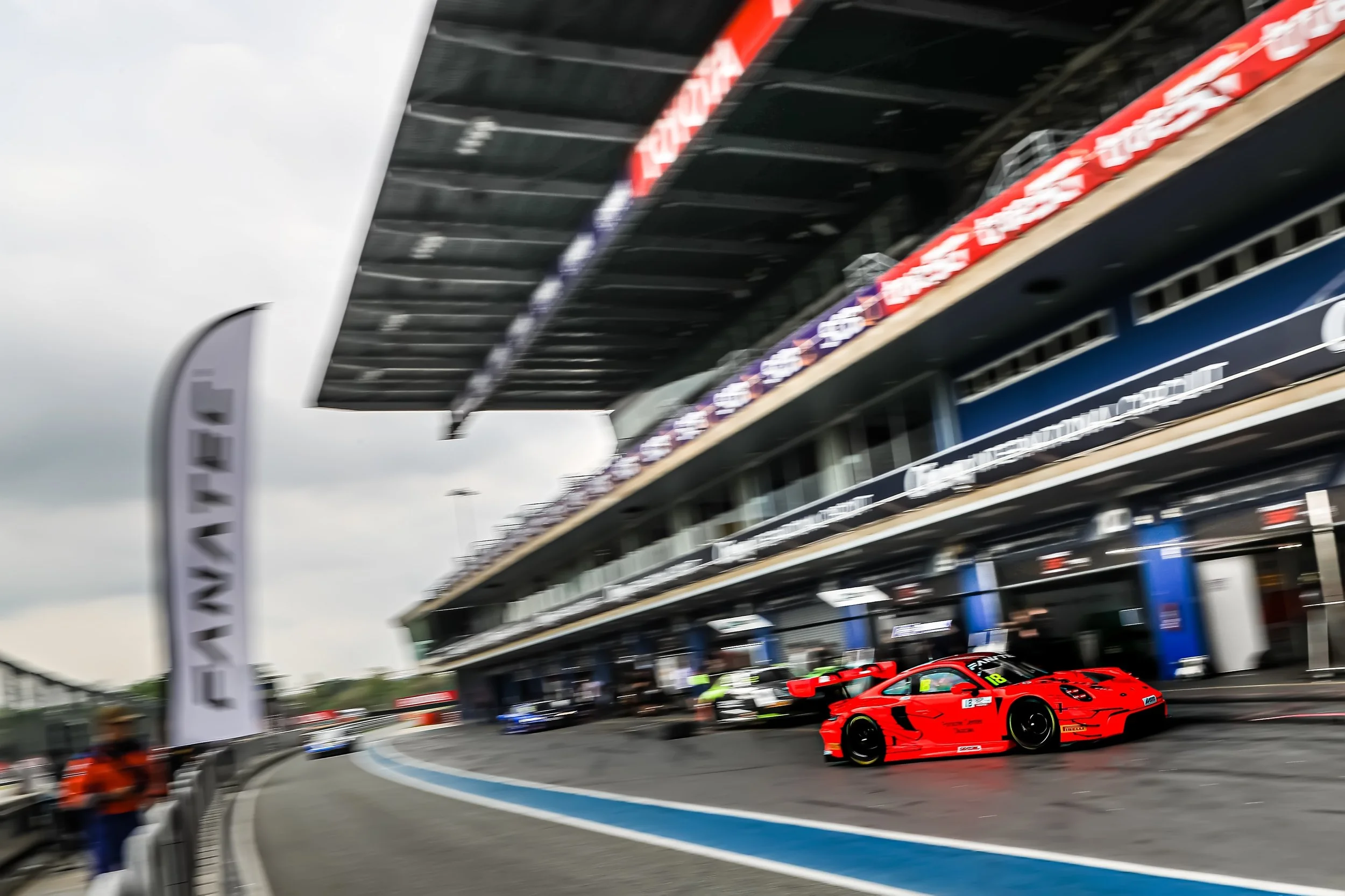  NOTE :No permission, either express or implied, is granted for the electronic transmission, storage, retrieval, or printing of the photographs.No parties/individuals viewing this image may otherwise copy, modify, publish, transmit, or distributethe 