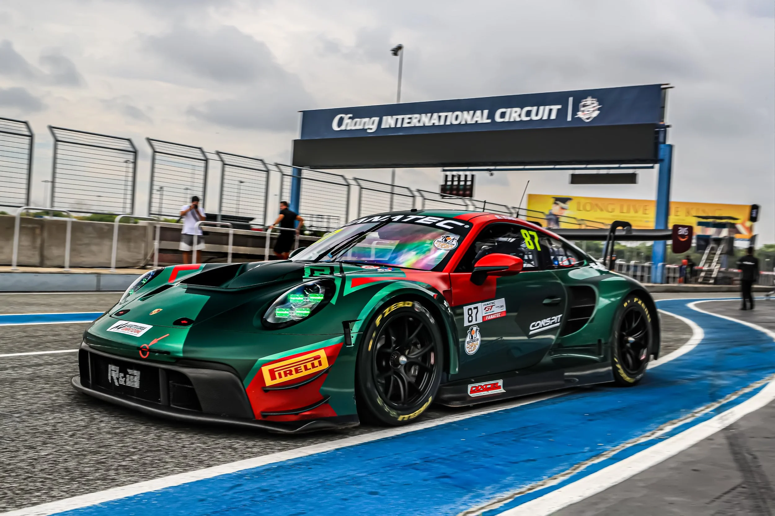  NOTE :No permission, either express or implied, is granted for the electronic transmission, storage, retrieval, or printing of the photographs.No parties/individuals viewing this image may otherwise copy, modify, publish, transmit, or distributethe 