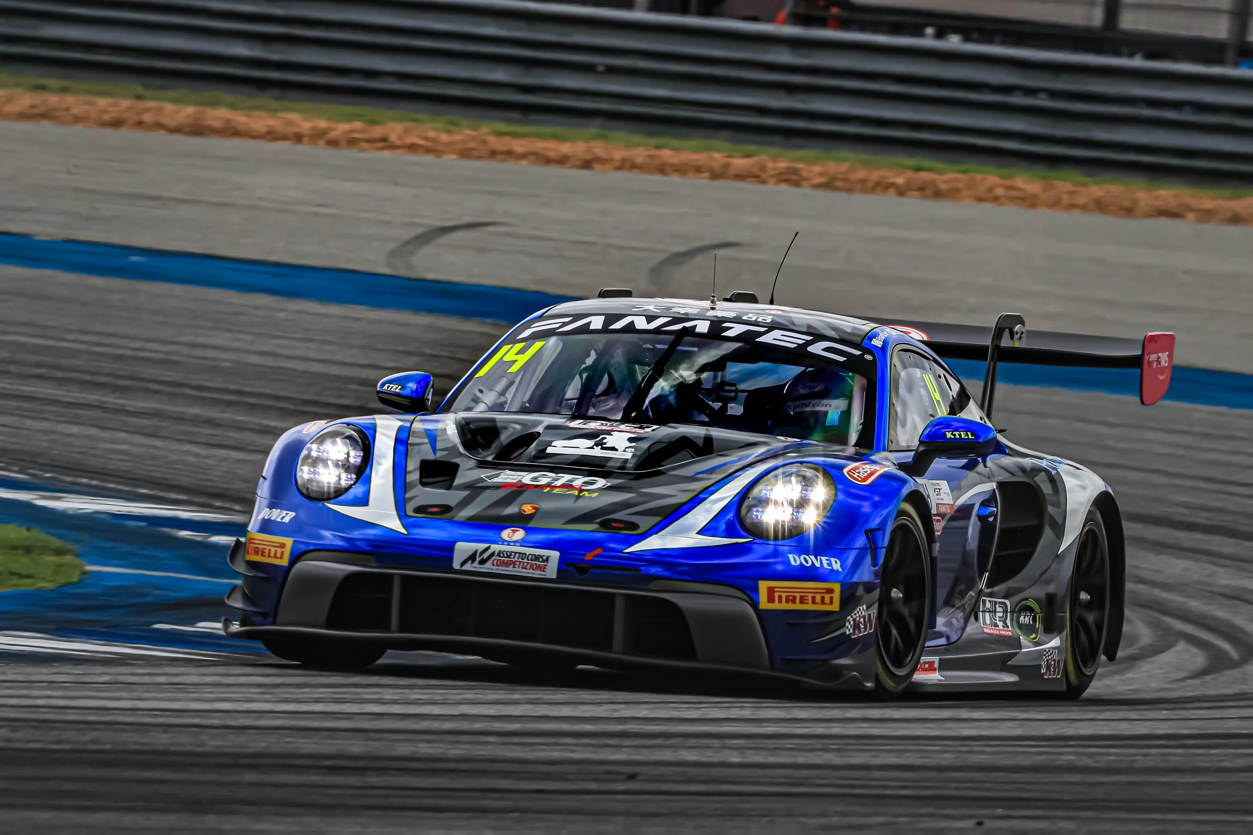  NOTE :No permission, either express or implied, is granted for the electronic transmission, storage, retrieval, or printing of the photographs.No parties/individuals viewing this image may otherwise copy, modify, publish, transmit, or distributethe 