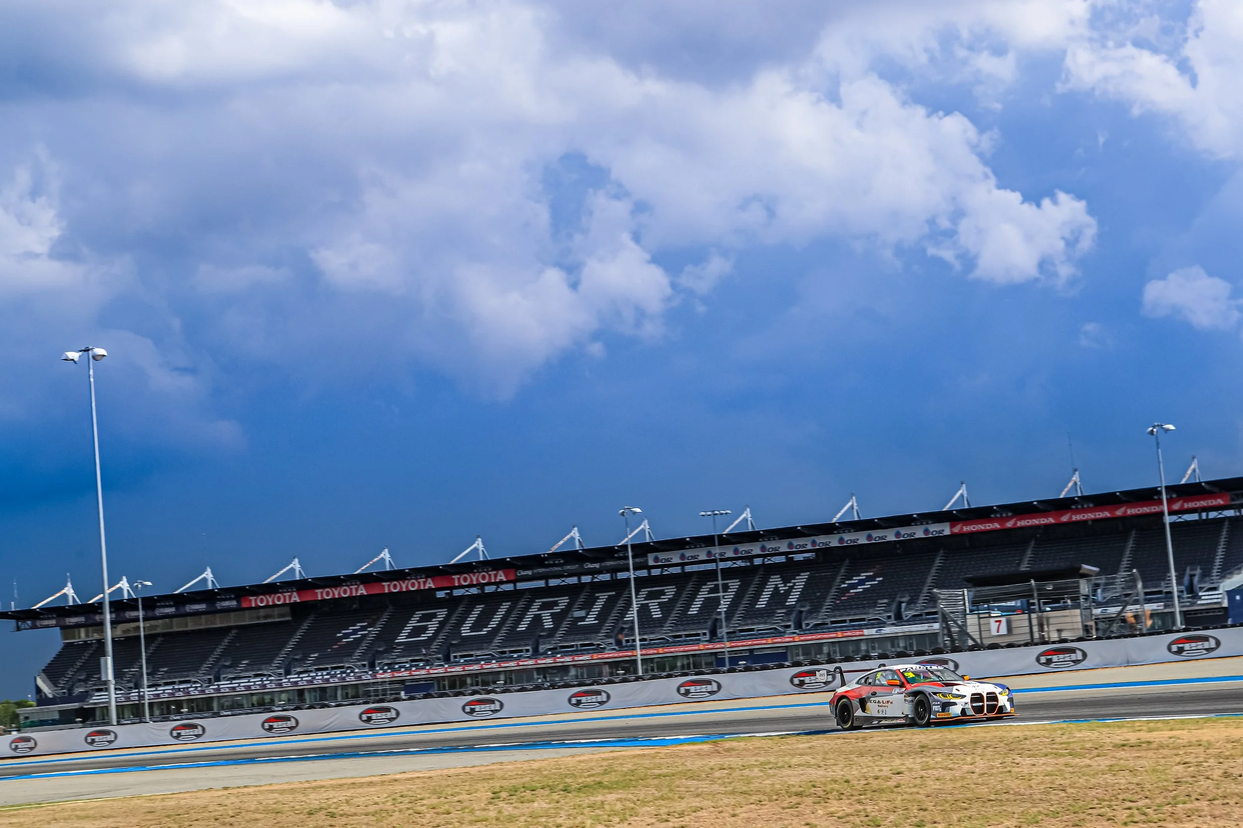  NOTE :No permission, either express or implied, is granted for the electronic transmission, storage, retrieval, or printing of the photographs.No parties/individuals viewing this image may otherwise copy, modify, publish, transmit, or distributethe 