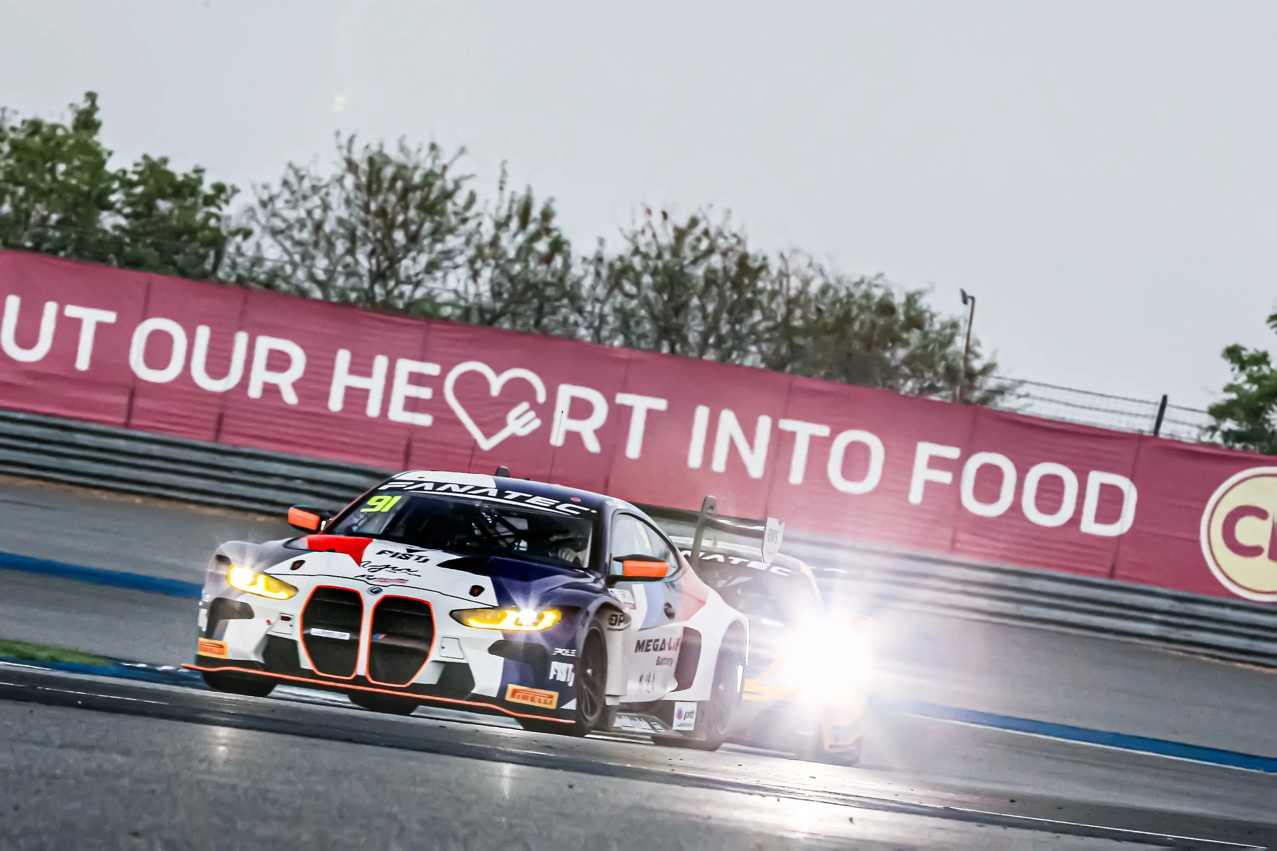  NOTE :No permission, either express or implied, is granted for the electronic transmission, storage, retrieval, or printing of the photographs.No parties/individuals viewing this image may otherwise copy, modify, publish, transmit, or distributethe 