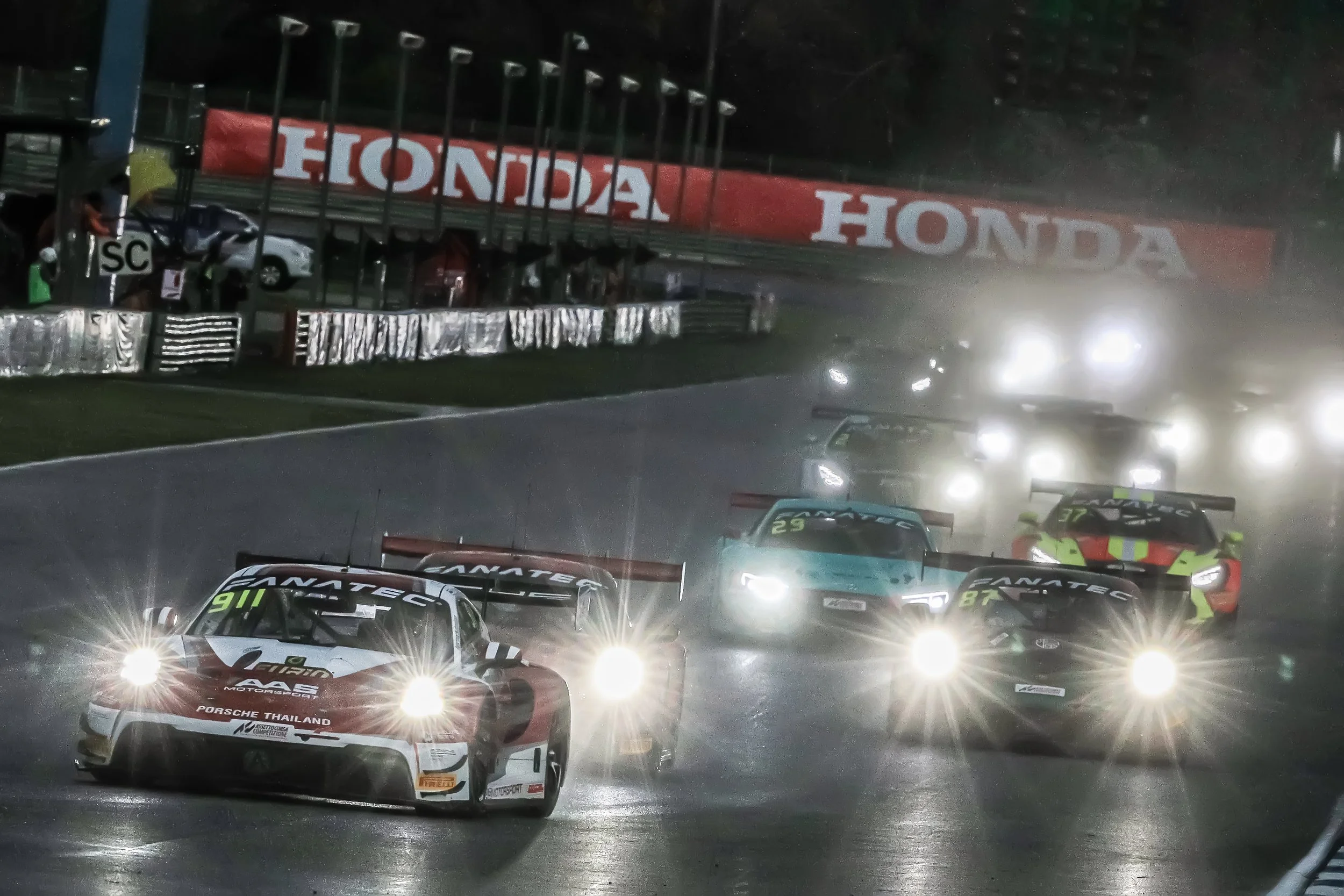  NOTE :No permission, either express or implied, is granted for the electronic transmission, storage, retrieval, or printing of the photographs.No parties/individuals viewing this image may otherwise copy, modify, publish, transmit, or distributethe 