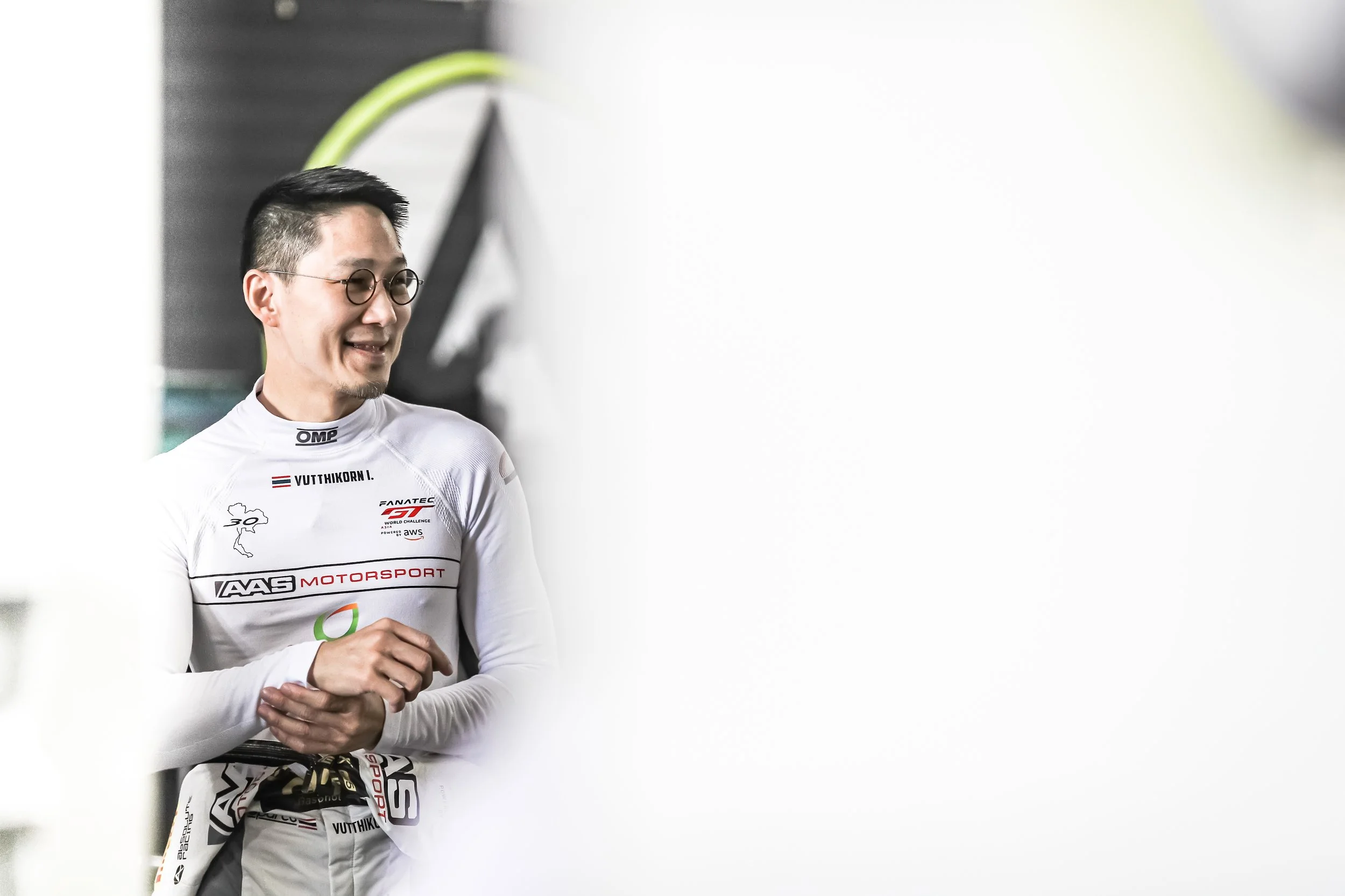  NOTE :No permission, either express or implied, is granted for the electronic transmission, storage, retrieval, or printing of the photographs.No parties/individuals viewing this image may otherwise copy, modify, publish, transmit, or distributethe 