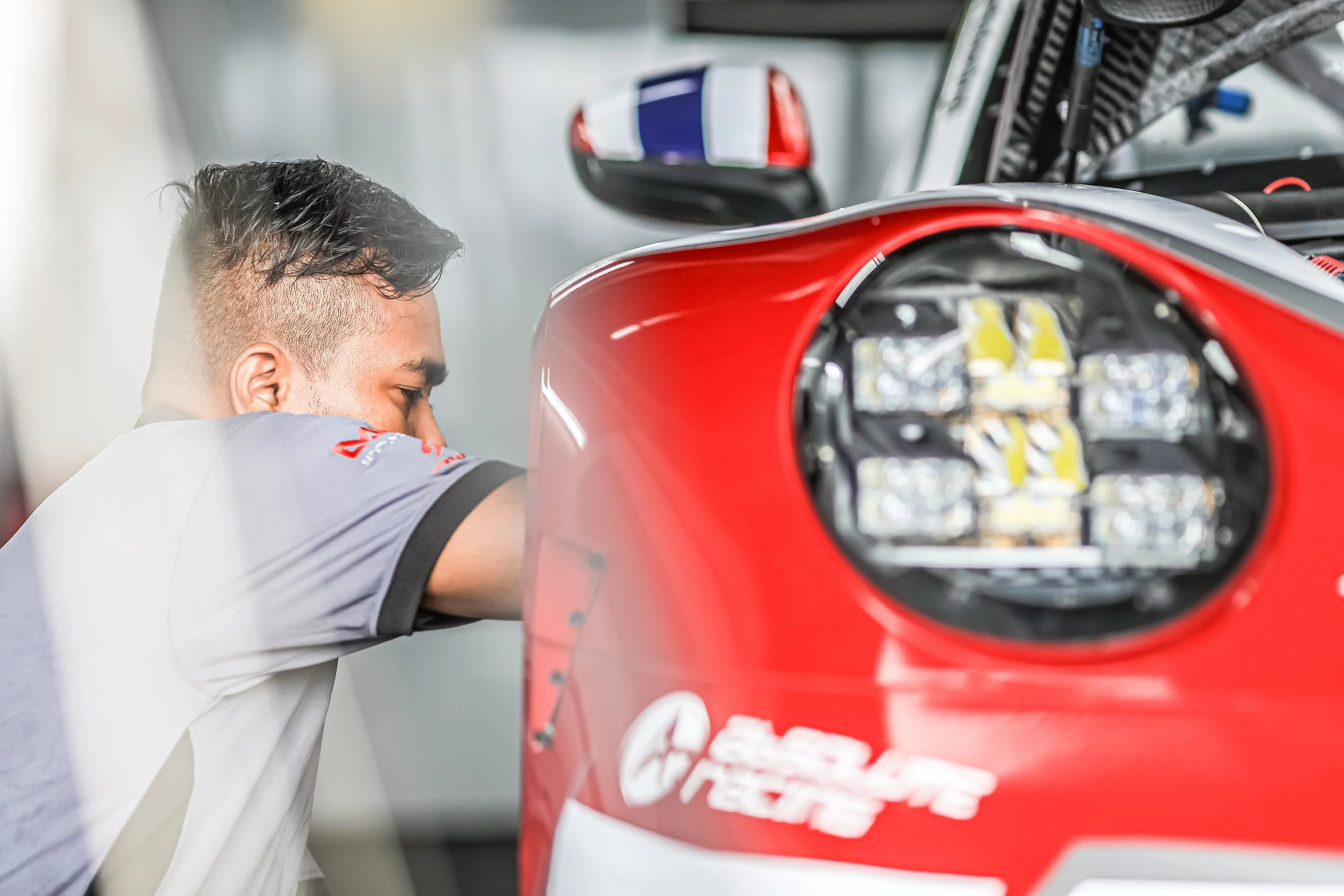  NOTE :No permission, either express or implied, is granted for the electronic transmission, storage, retrieval, or printing of the photographs.No parties/individuals viewing this image may otherwise copy, modify, publish, transmit, or distributethe 