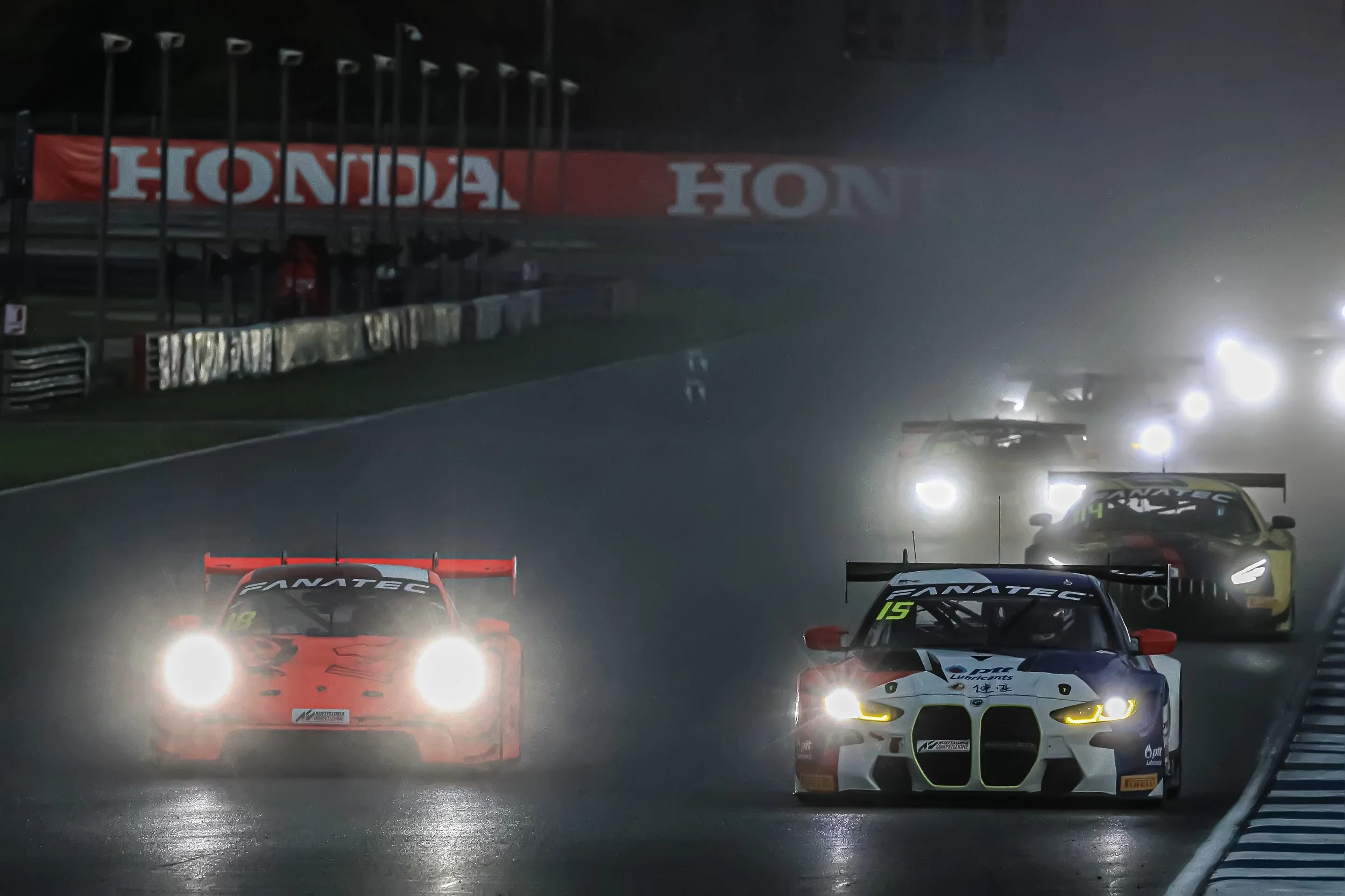  NOTE :No permission, either express or implied, is granted for the electronic transmission, storage, retrieval, or printing of the photographs.No parties/individuals viewing this image may otherwise copy, modify, publish, transmit, or distributethe 