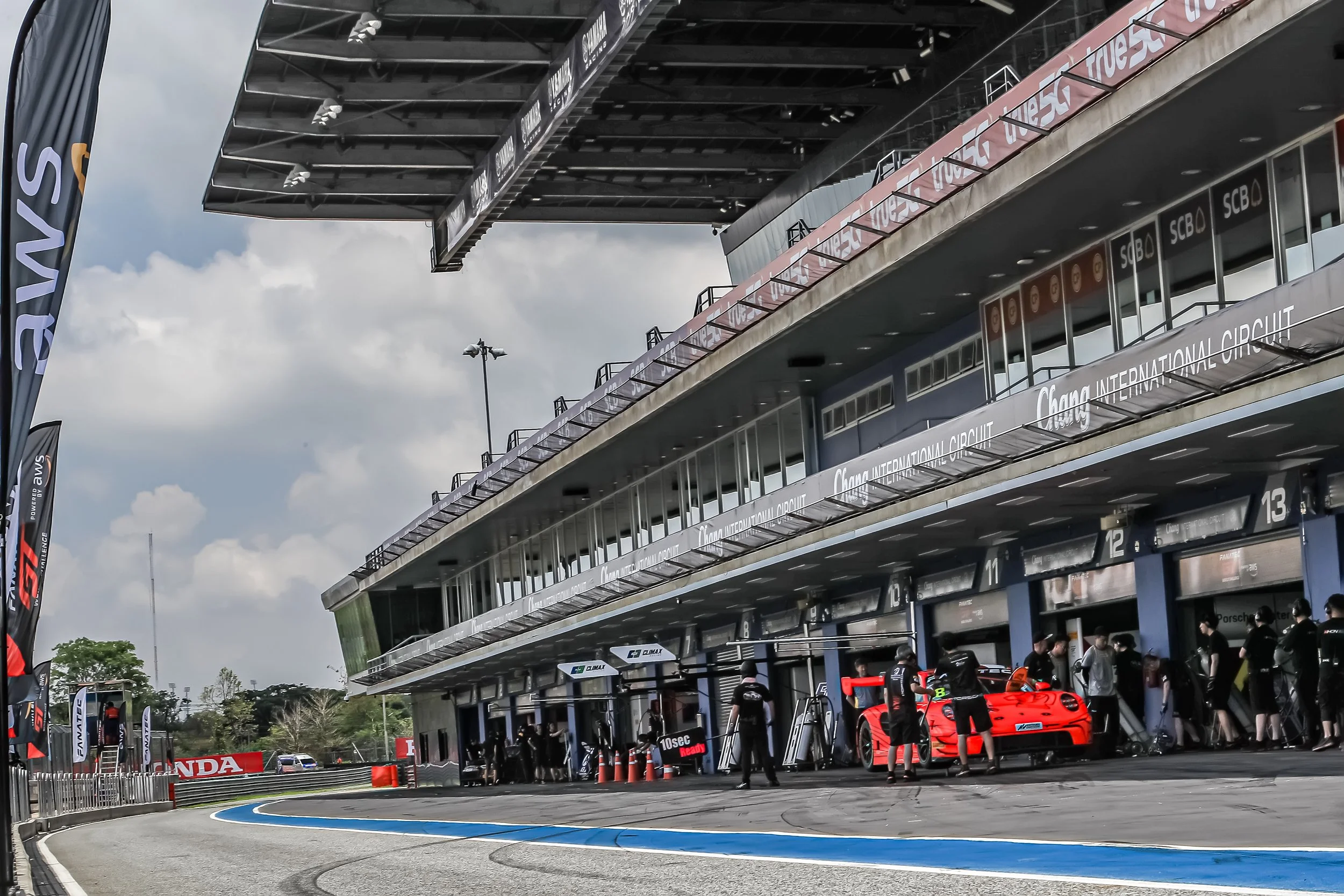  NOTE :No permission, either express or implied, is granted for the electronic transmission, storage, retrieval, or printing of the photographs.No parties/individuals viewing this image may otherwise copy, modify, publish, transmit, or distributethe 