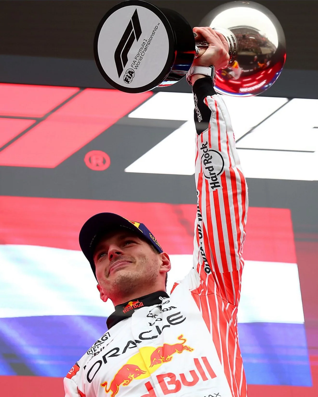 2025 F1 日本大獎賽  Max Verstappen連續第四年強勢奪冠 ，McLaren雙雄緊咬屈居亞季軍
