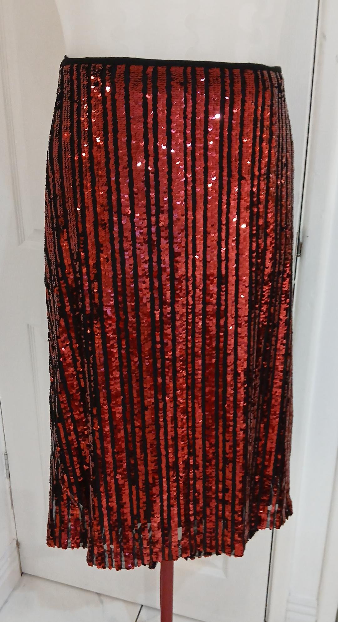 sequinned skirt size 20.jpg