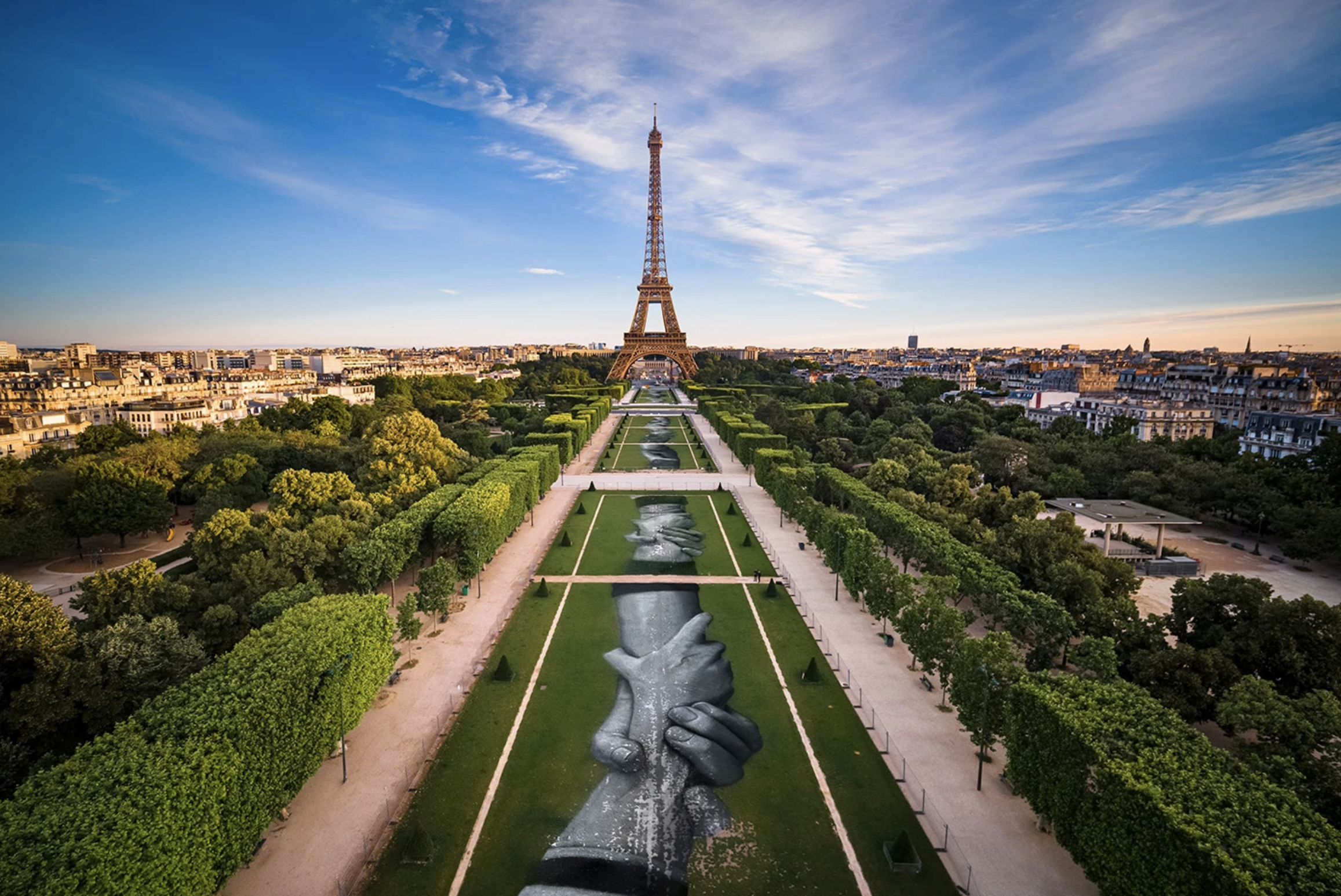 beyond walls - saype - paris.png