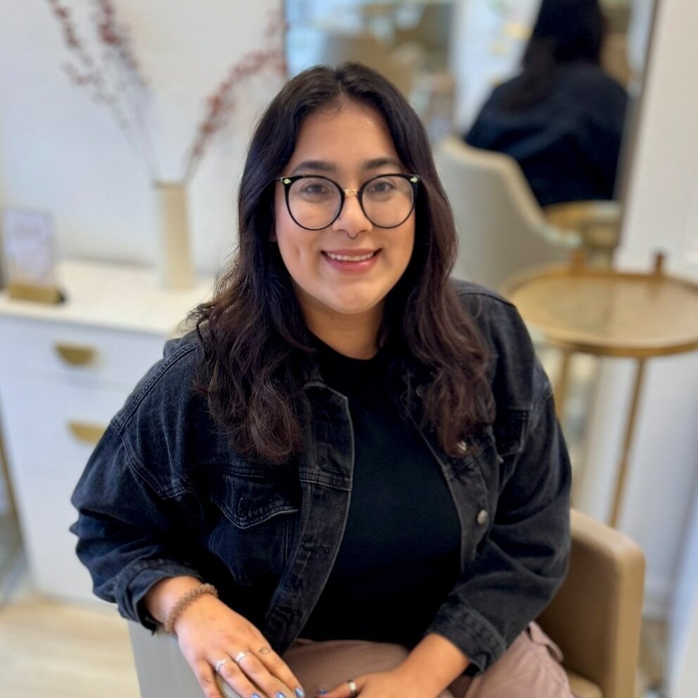 Meet a Maven Babe! 

My name is Emma! Joining the Associate Acadamy at Maven &amp; Co has been a dream so far. 

A little bit about me&hellip;

I just recently graduated cosmetology school and got my license in 2023. I&rsquo;ve always loved everythin