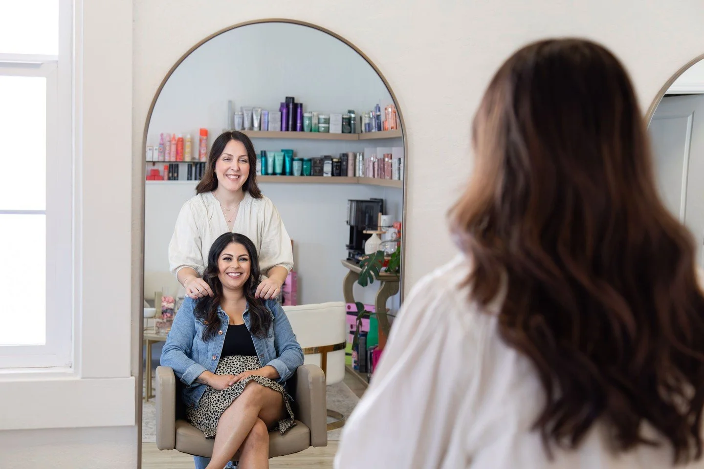 There&rsquo;s nothing like that moment when your guest sees themselves and feels it ✨

At Maven &amp; Co. Collective, it&rsquo;s never just about the hair- it&rsquo;s about the experience, the confidence, and the connection behind the chair. From con