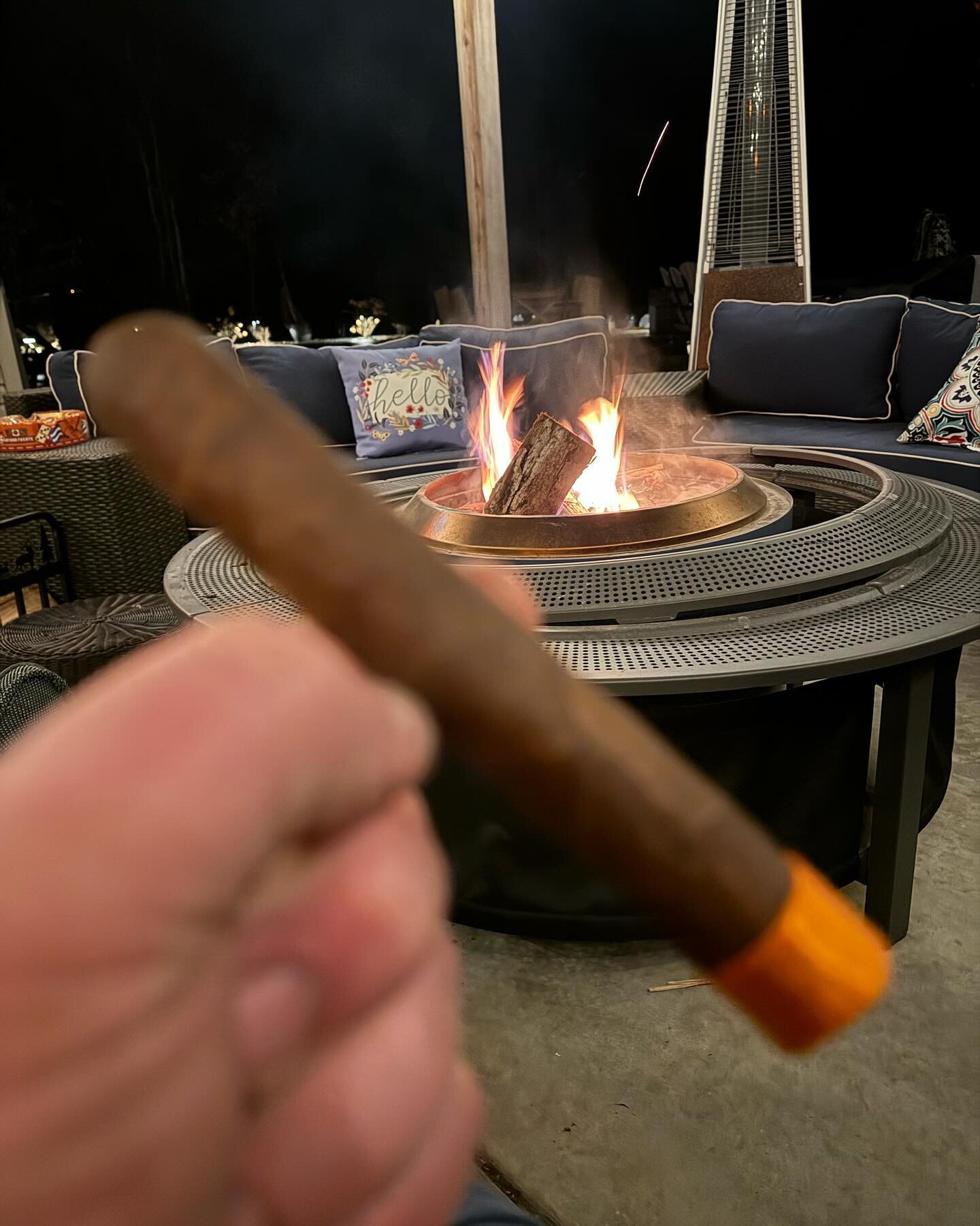 A Tennessee waltz around the fire!
Who&rsquo;s down to dance?
@dannyhennessy @migsch1980 @thecrownedheads