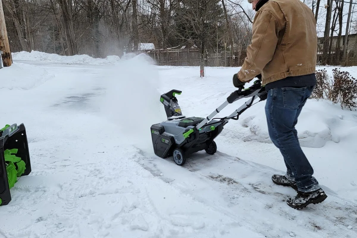 electric snow blower.jpg