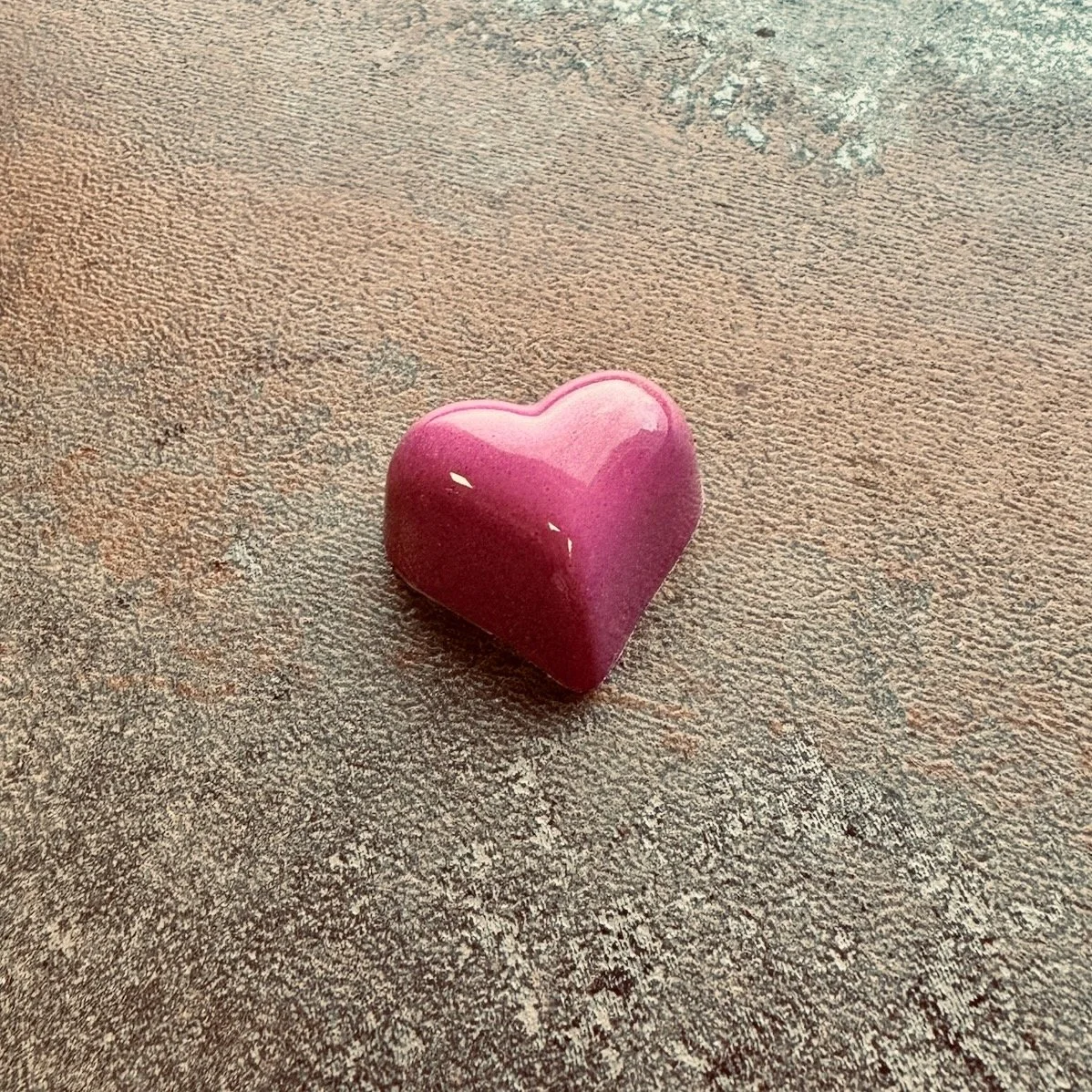 Dark pink heart shaped bonbon