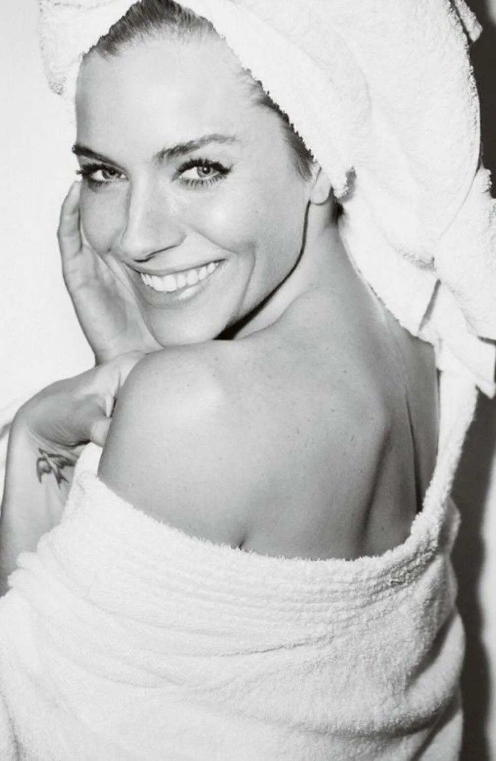 9 Best Skincare Products for Beautiful Glowing Skin