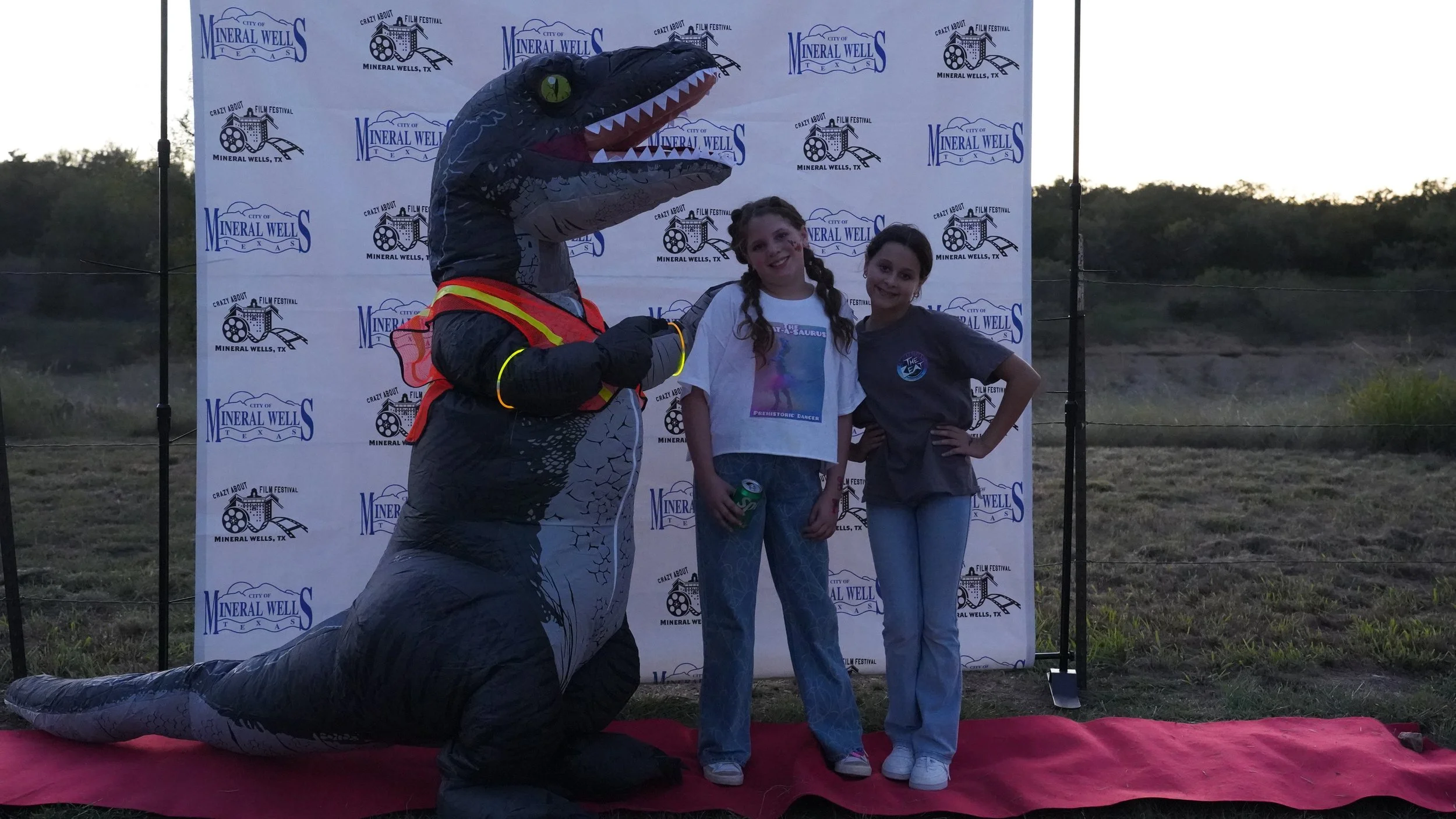 JURASSIC PARK RED CARPET KIDDOS 3.JPG