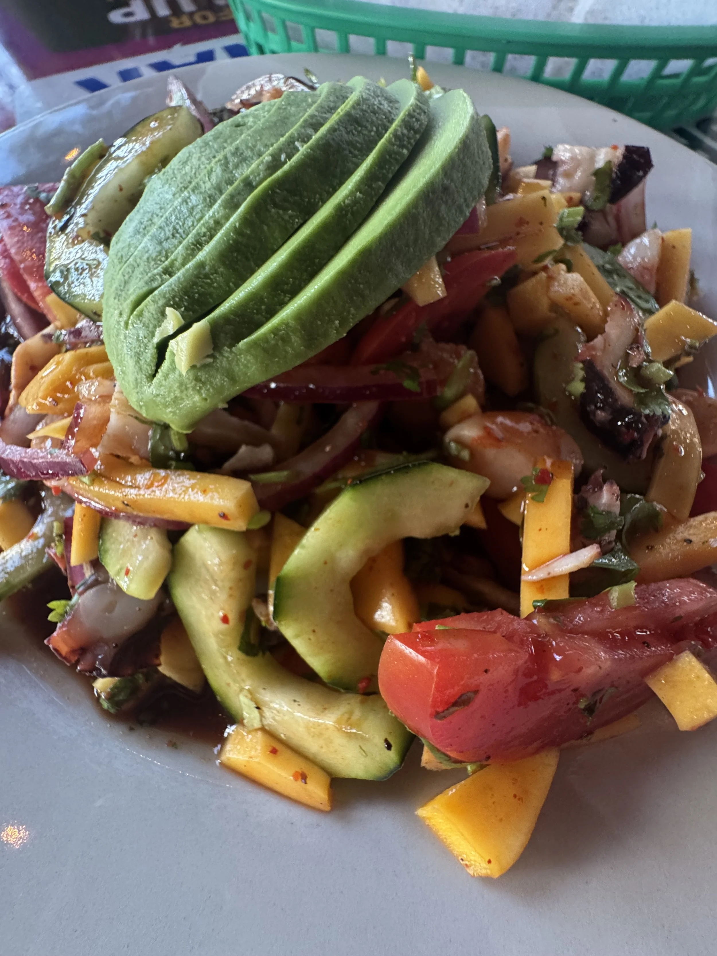 Seafood: Tostada Tropical -Pulpo, Camarón y Mango