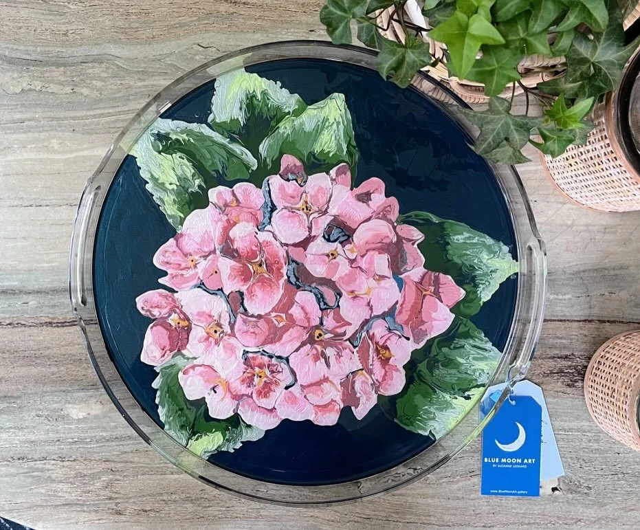 It's almost hydrangea season! I'm seeing little buds on my hydrangea bushes this morning and I just can't wait for them to bloom. This motif is available in any color or size, click the link in my bio to order! 
.
.
.
.
.
.
#charlestonsc #hydrangea #
