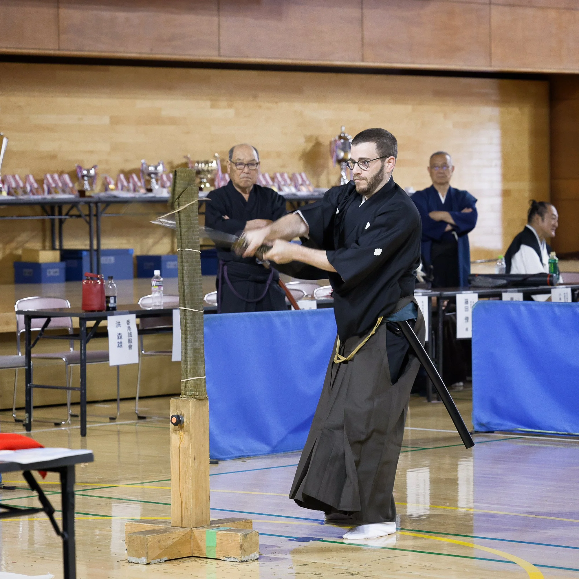 Michael Shane performs tameshigiri in Japan