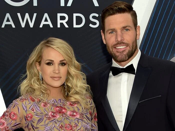 carrie underwood mike fisher.jpeg