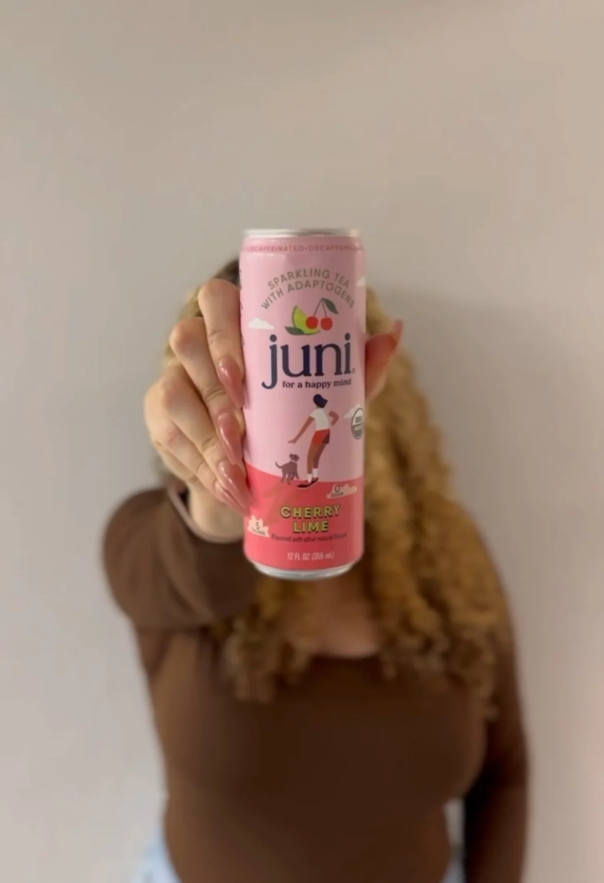 I Tried It: Juni Sparkling Adaptogenic Tea 