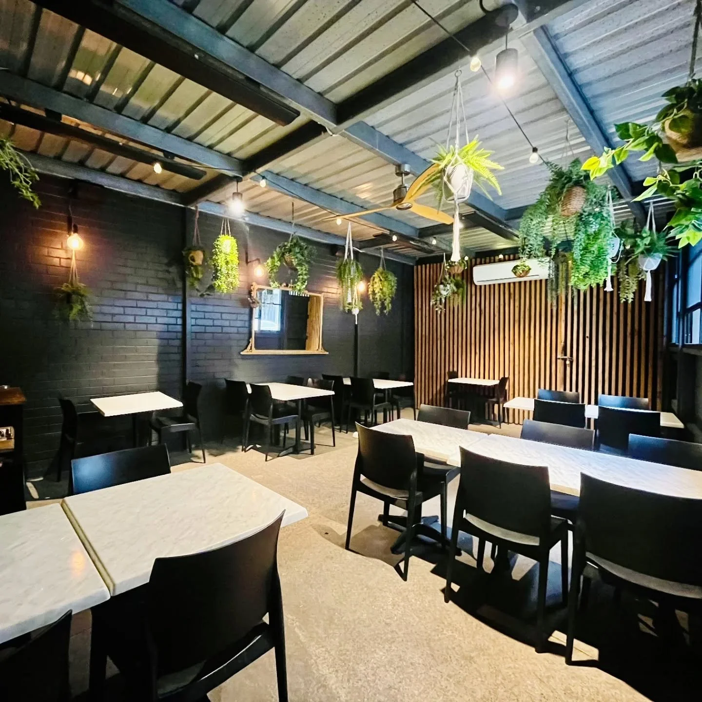 Limited seating available tonight!
Book online or give us a call to secure your table :)
Pick-up deals available everyday too 😃 
🍝 Selected pastas $20
🍕 Gourmet pizzas $20
🍽️ Selected Main meal (Secondi) $25
🥗 Side Dishes (Contorni) and Salad