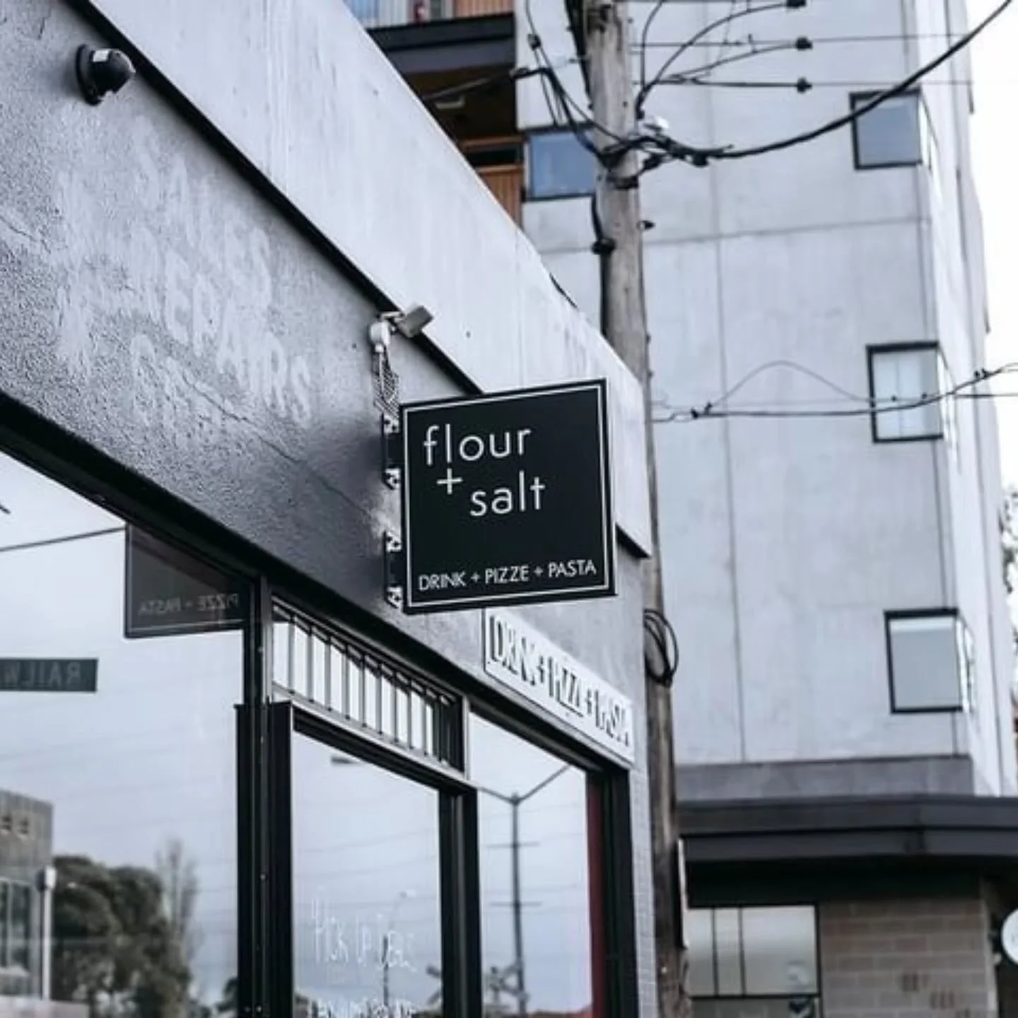 Another busy weekend is almost over! (: 

We have a few tables left for tonight 
Book now to avoid disappointment.

Also feel free to order takeaway,

Takeaway deals are available every day.

🍝 Selected pastas $20
🍕 Gourmet pizzas $20
🍽️ Selected 