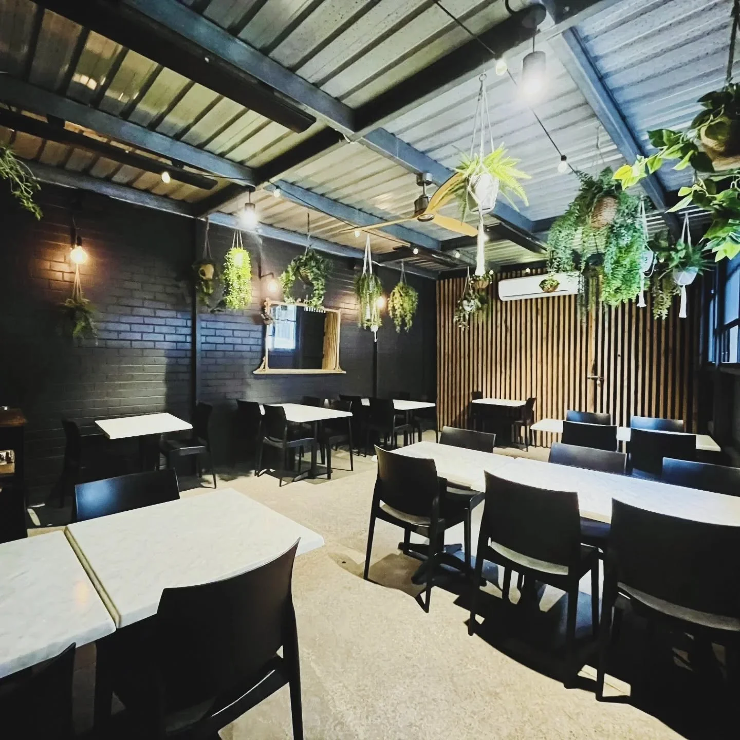 Long lunch, birthday dinner, work function or family celebration&hellip; we&rsquo;ve got the space for it 🍷

At Flour + Salt, our private courtyard and main dining room are perfect for large and small groups functions.
Also available for private lun